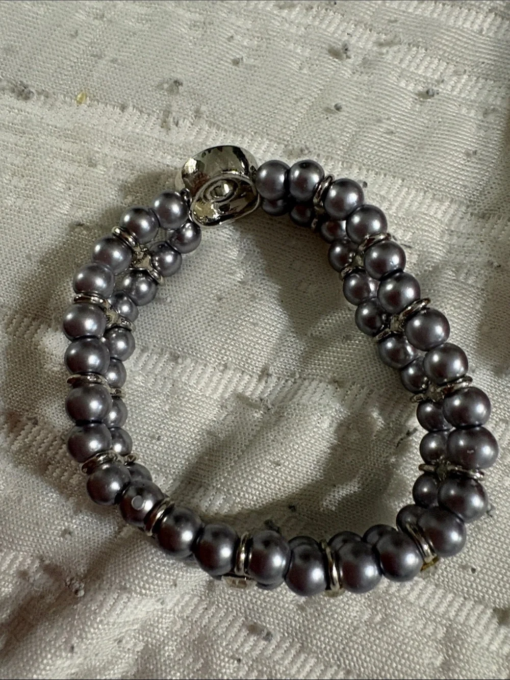 Elegant Silver Pearl Bracelet using small snaps. With jewels. Stretchy bracelet - Picture 3 of 7